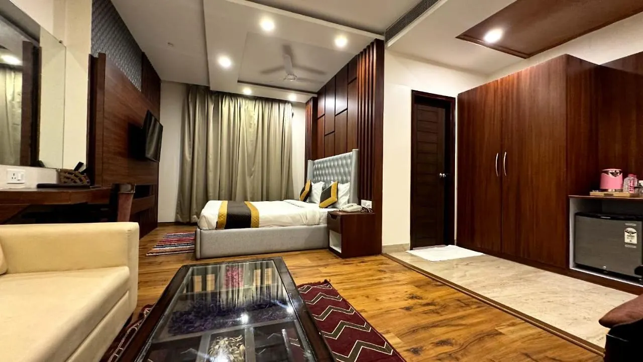 ***  Hotel River Rhythm Assi Ghat Varanasi India